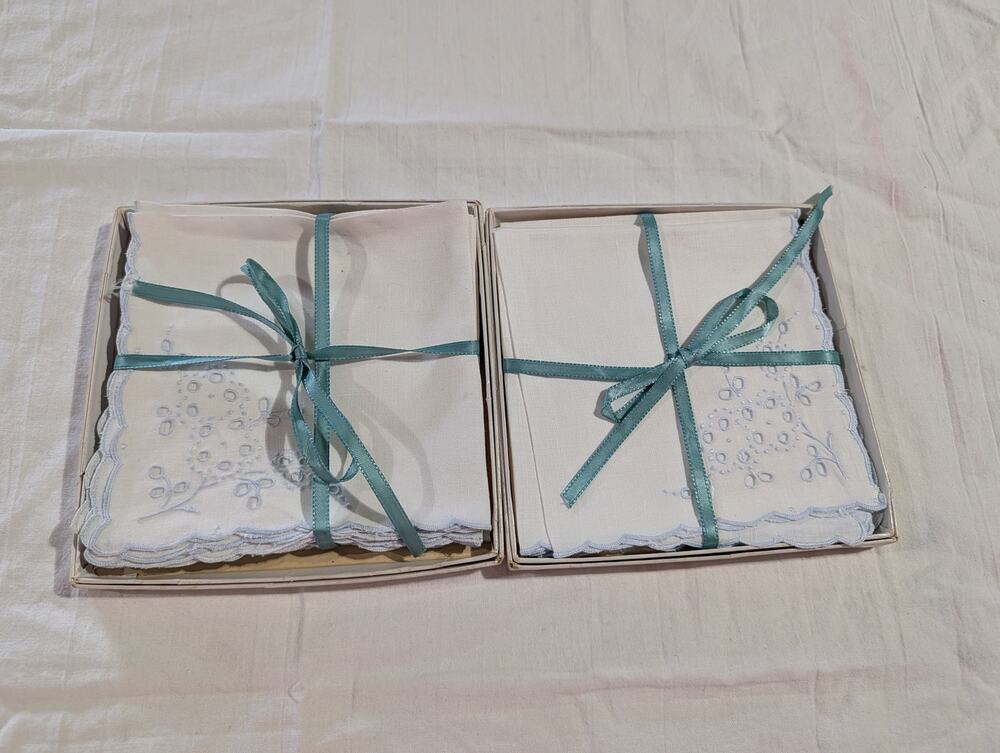 Vintage 1940s Linen Tea Napkins - Broderie Anglaise- New In Box (Set of 12)